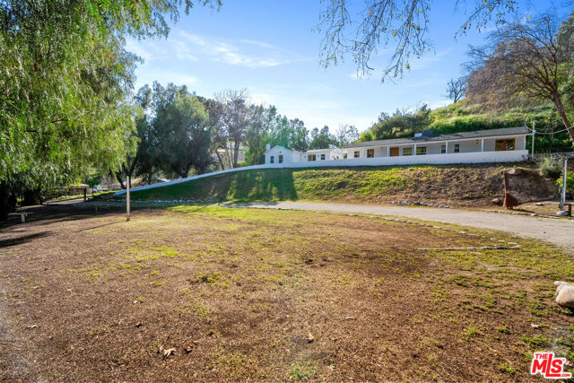 10311 Wheatland Avenue photo 2