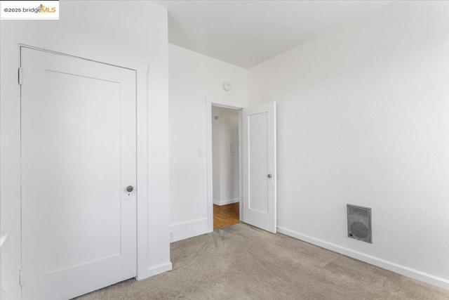 498 25th Street, Oakland CA: https://media.crmls.org/mediaz/437f9c41-fedd-4b7f-866e-7c6b553eb83f.jpg