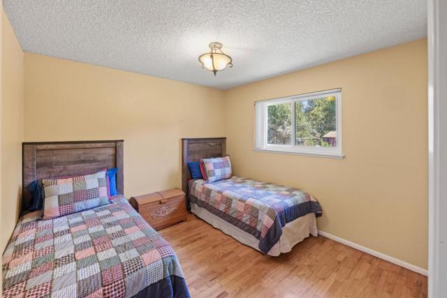19060 Oak Heights Drive, Salinas CA: https://media.crmls.org/mediaz/437fa1cd-d97a-4a8d-b9f0-9e51125e1151.jpg