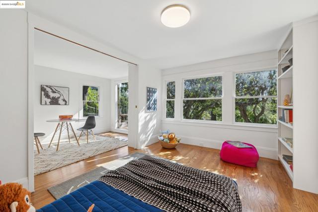 2671 Shasta Rd, Berkeley CA: https://media.crmls.org/mediaz/43803c4d-160f-47ac-a2af-d7514d47273d.jpg