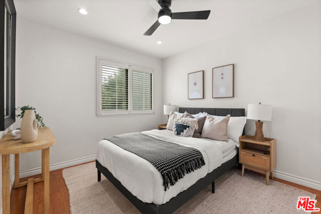 6514 S Copperwood Avenue, Inglewood CA: https://media.crmls.org/mediaz/43805ec9-8804-4e6a-b642-77f1e557e593.jpg