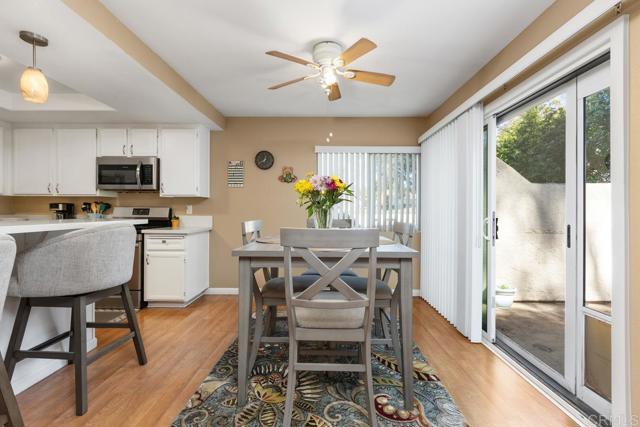 Detail Gallery Image 15 of 46 For 325 N Melrose Dr #a,  Vista,  CA 92083 - 2 Beds | 2 Baths