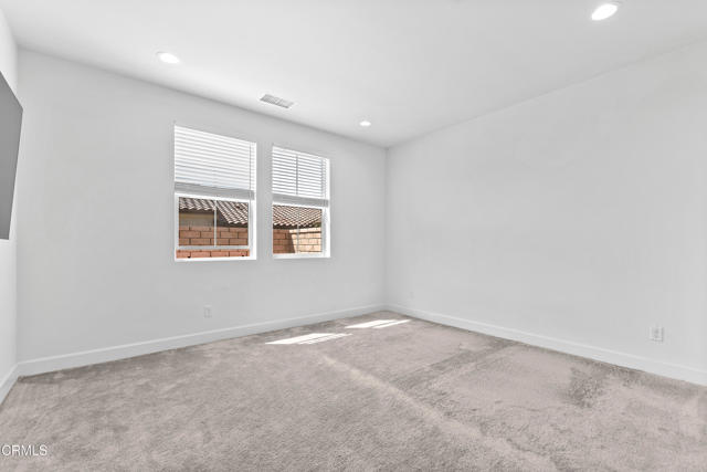 5024 Rexton Drive, Camarillo CA: https://media.crmls.org/mediaz/43807833-cb40-4b01-8ab8-d4ece5e7bba5.jpg