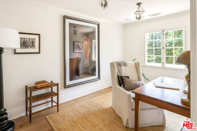 130 S Cliffwood Avenue, Los Angeles CA: https://media.crmls.org/mediaz/43808c75-f9e9-41ed-b07d-f41505686026.jpg