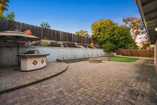 4086 Lonnie St, Oceanside CA: https://media.crmls.org/mediaz/4380954d-f2c7-4eb1-8417-c166f4cdda19.jpg