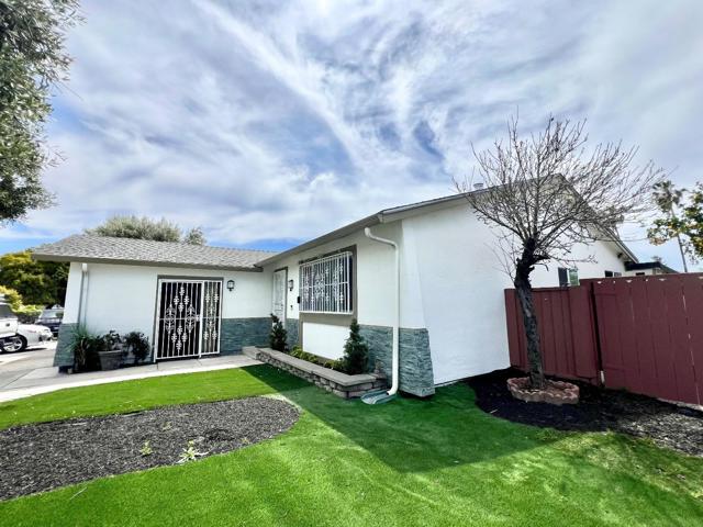 1151 Leeward Drive, San Jose CA: https://media.crmls.org/mediaz/4381a4bc-689b-466f-8658-513493dfd47a.jpg