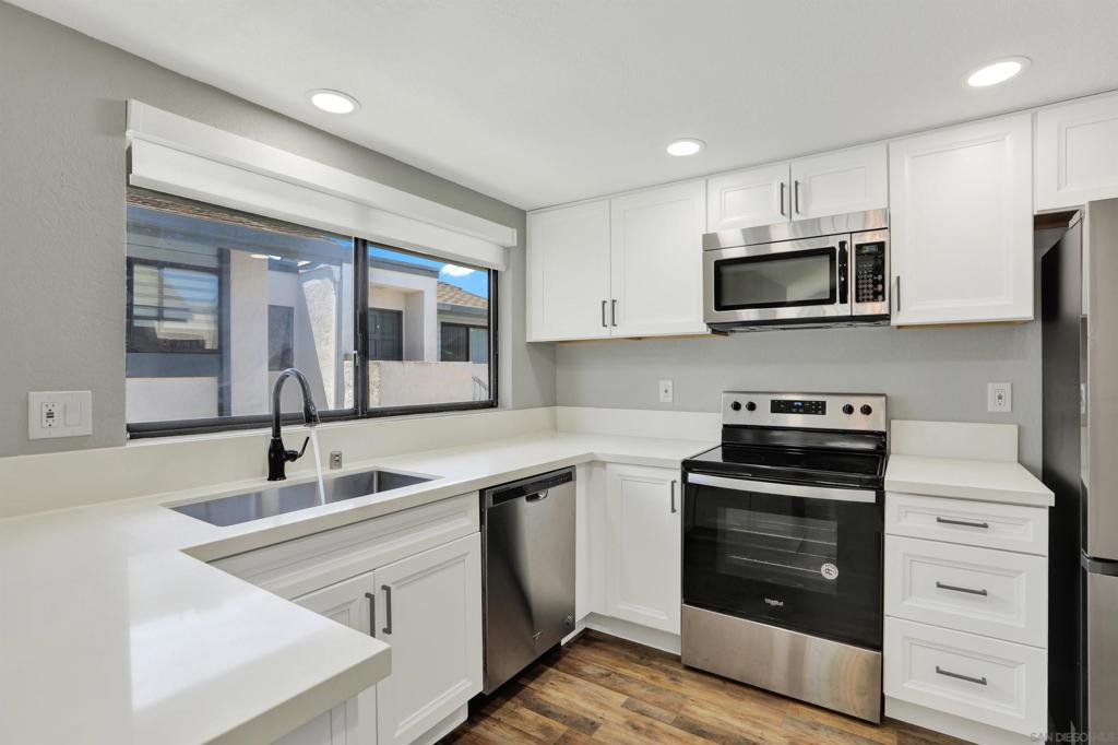 8878 Regents Road - photo 5