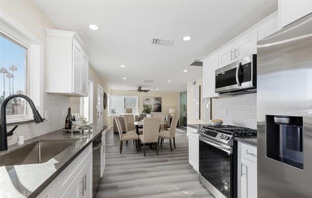 715 N Sunrise Way, Palm Springs CA: https://media.crmls.org/mediaz/43823e67-ff37-40c4-b1dd-f4628a97a008.jpg