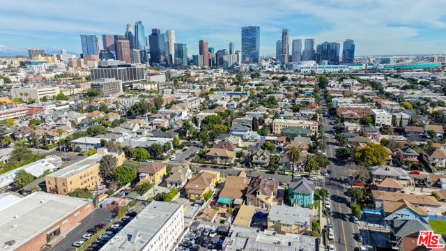 1147 S Westlake Avenue, Los Angeles CA: https://media.crmls.org/mediaz/43823ebc-98ad-40bd-b875-c47f95123220.jpg