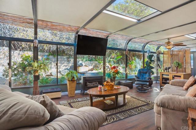 10880 Hess Drive, La Mesa CA: https://media.crmls.org/mediaz/43827509-8715-4c99-a825-305ebfcf1c8b.jpg