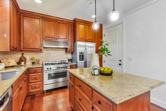 1601 Kentfield Avenue, Redwood City CA: https://media.crmls.org/mediaz/438288d5-2a9d-4231-8f61-f3e928a56b0e.jpg