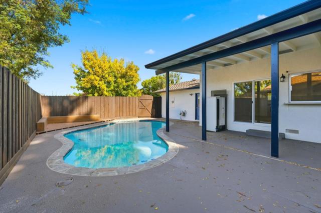 3405 Bellevue Drive, Modesto CA: https://media.crmls.org/mediaz/43832526-9a72-4375-bfa0-02709390bdee.jpg