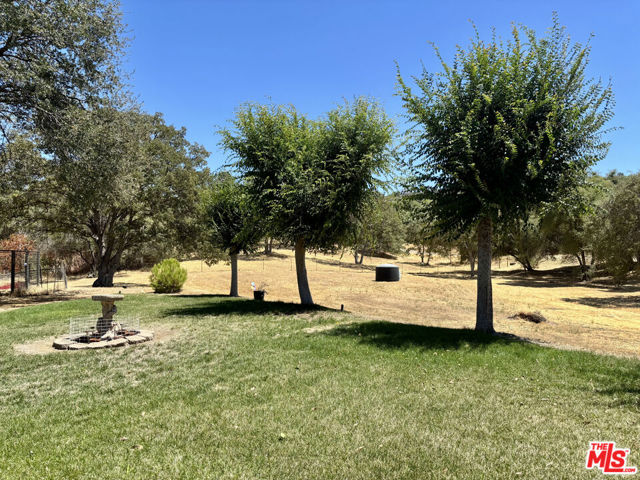 31229 Rolling Meadow Court, Coarsegold CA: https://media.crmls.org/mediaz/43833b9f-9fc0-4746-be34-25cf849a759c.jpg
