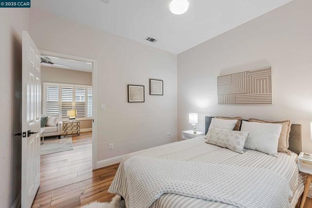 122 Claremont Crest Ct, San Ramon CA: https://media.crmls.org/mediaz/43834fb9-20d7-430b-af26-03e5da0fd71a.jpg