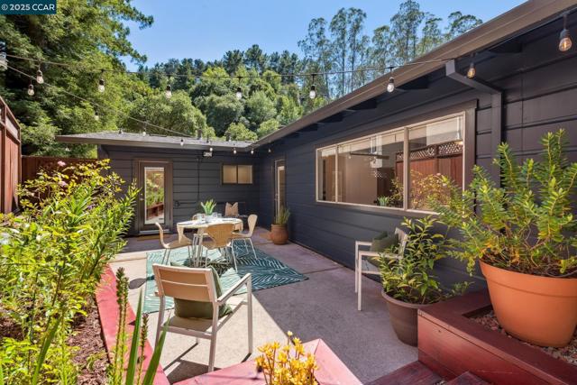 6653 Banning Dr, Oakland CA: https://media.crmls.org/mediaz/438384af-db5b-4948-8d38-a03df678b2f7.jpg