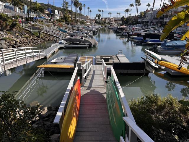 4587 Cove Drive, Carlsbad CA: https://media.crmls.org/mediaz/438391ea-fefc-45d6-a34b-512584be5200.jpg