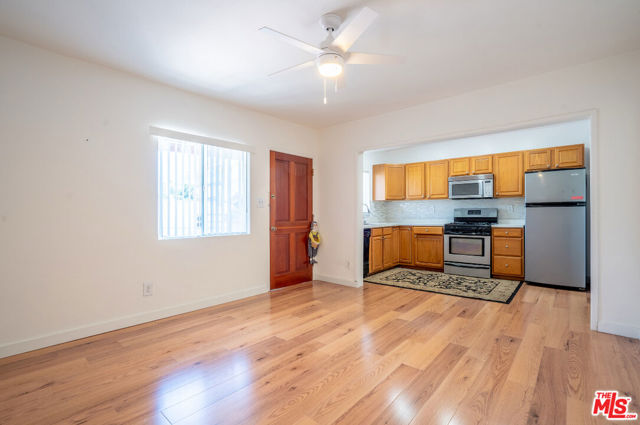 1240 Lodi Place, Los Angeles CA: https://media.crmls.org/mediaz/43844ba7-f88e-462f-b4bc-9f2081d42208.jpg