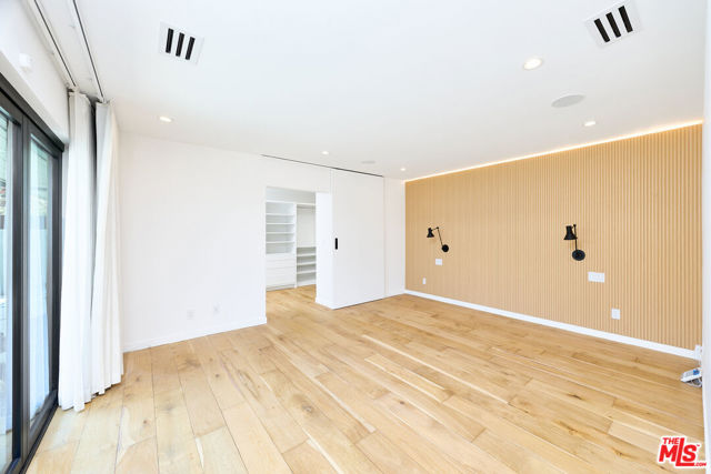 310 Beloit Avenue, Los Angeles CA: https://media.crmls.org/mediaz/4385b5f6-0eb5-44bc-974a-91b9a4e789b8.jpg