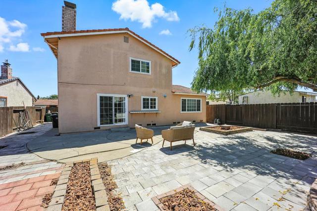 2507 Constellation Drive, Hayward CA: https://media.crmls.org/mediaz/43875af5-98ca-4fdd-bad9-21d4ac803b38.jpg
