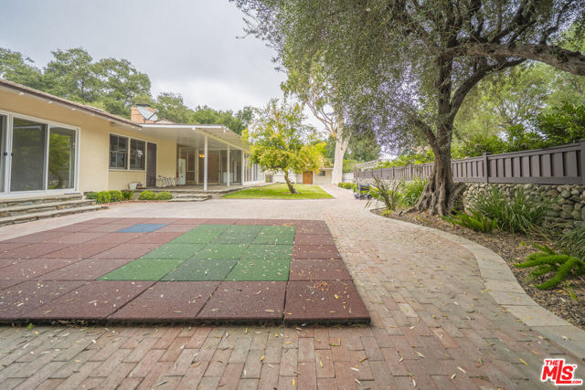 520 Winthrop Road, San Marino CA: https://media.crmls.org/mediaz/43876568-cfa0-43b5-bf92-41c3a57c894d.jpg