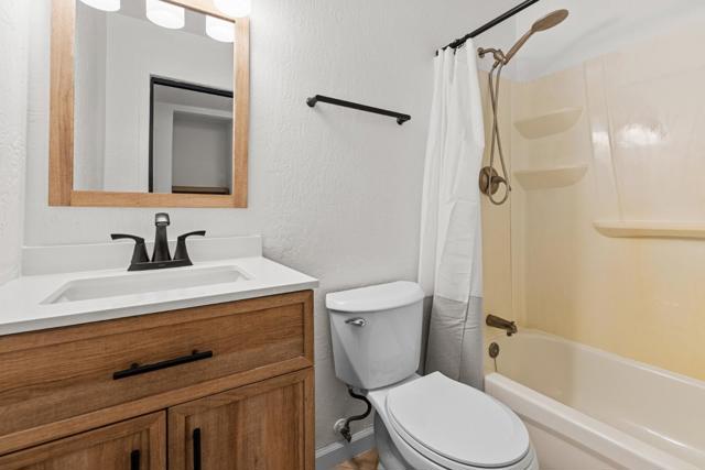 5492 Tradewinds Walkway, San Jose CA: https://media.crmls.org/mediaz/4387ed1d-9635-43f8-9d00-d0f704c90797.jpg