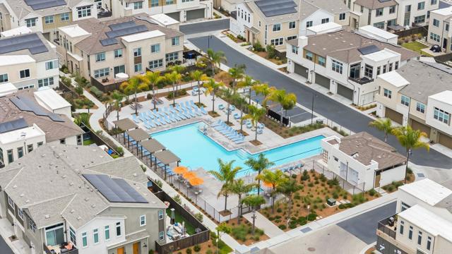 2199 Bluestone Circle, Chula Vista CA: https://media.crmls.org/mediaz/4387ed9c-9591-4d48-9f8b-d47417ec9af2.jpg