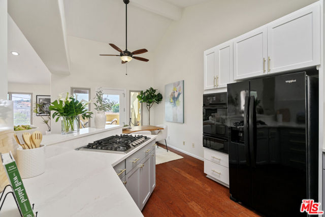 535 East Walnut Avenue, B photo 26