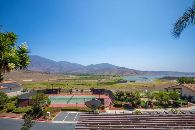 10145 Diamond Head Ct, Spring Valley CA: https://media.crmls.org/mediaz/438848bb-ff6b-469e-a21b-d1197a50bbfe.jpg