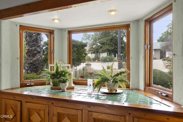 308 Topa Topa Drive, Ojai CA: https://media.crmls.org/mediaz/438a9328-8585-4d1c-90e6-8ad1a22f3597.jpg