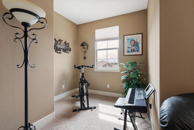 1515 Sunflower Drive, Hollister CA: https://media.crmls.org/mediaz/438ac4d5-9893-4de3-8764-0cb7e2748920.jpg