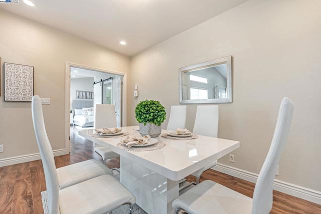 3757 Savannah Rd, Fremont CA: https://media.crmls.org/mediaz/438ac843-a836-4fb1-8215-b2e3eb46286a.jpg