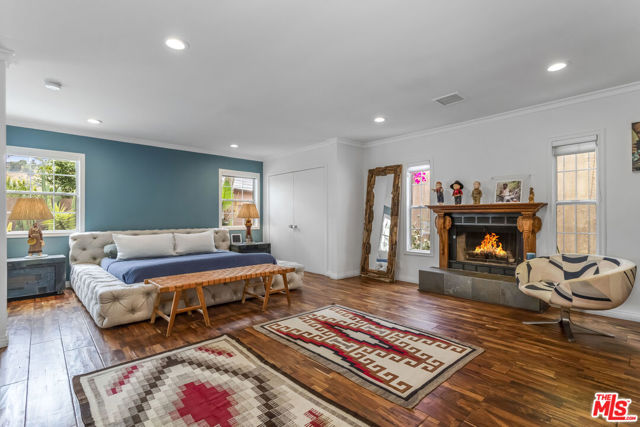 6570 Lakeridge Road, Los Angeles CA: https://media.crmls.org/mediaz/438b72a2-10e6-4aff-abfb-1096517503d4.jpg