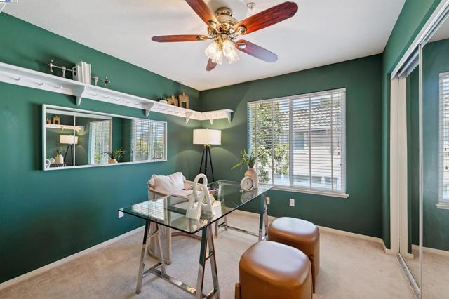3582 Ridgecrest Way, Livermore CA: https://media.crmls.org/mediaz/438bc38e-433c-409a-a8b6-b0a5541028b1.jpg