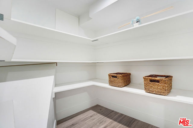 2506 Zorada Drive, Los Angeles CA: https://media.crmls.org/mediaz/438be2f4-1622-4b3b-bfcc-54f9376640e4.jpg