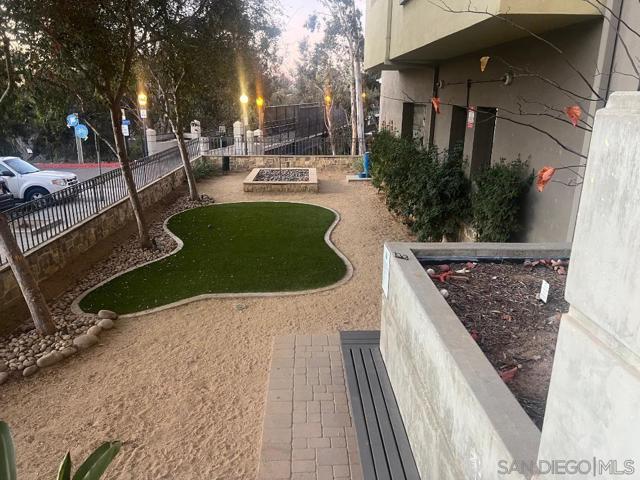 1270 CLEVELAND AVE, San Diego CA: https://media.crmls.org/mediaz/438c0f1f-e508-45f9-9434-9911b09e4b6f.jpg