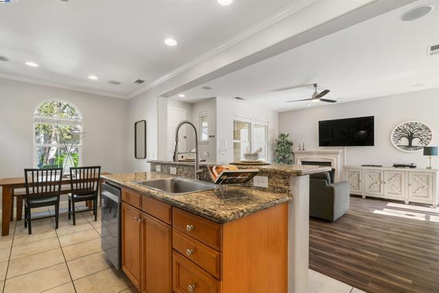 215 W Santa Cruz Way, Mountain House CA: https://media.crmls.org/mediaz/438c4db8-bcf5-4ac9-a44d-21413b5dae95.jpg