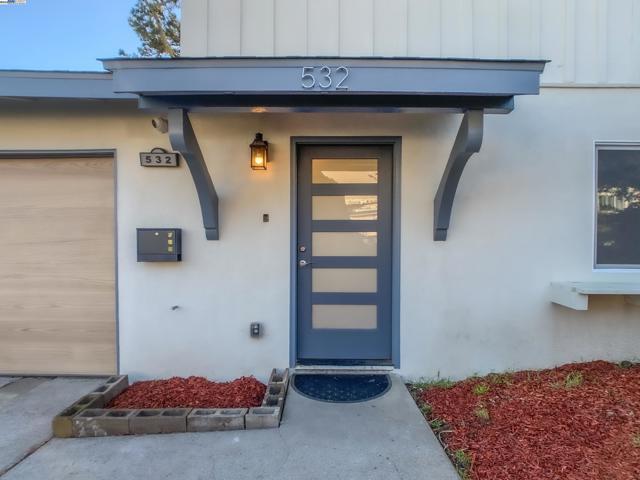 532 Heathcliff Dr, Pacifica CA: https://media.crmls.org/mediaz/438d232c-d033-4032-bb9a-ca3b875f02b2.jpg