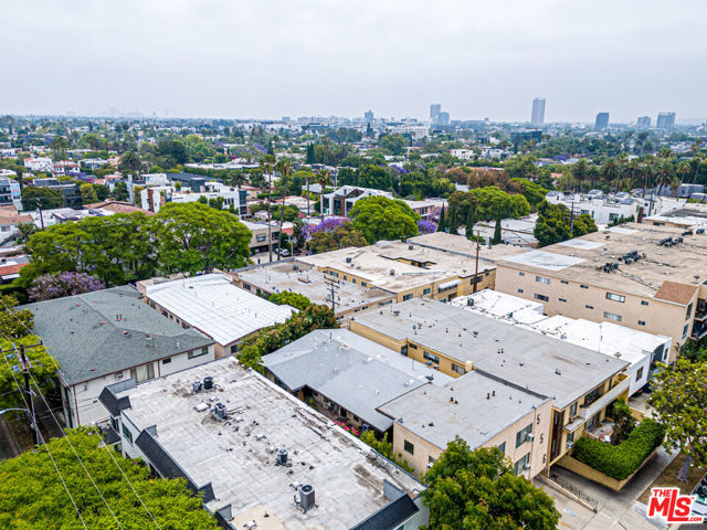 553 N Flores Street, West Hollywood CA: https://media.crmls.org/mediaz/438d5c44-225a-40c1-9365-07cd1b4a4714.jpg