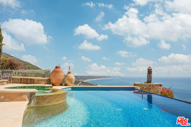 4440 Encinal Canyon Road, Malibu CA: https://media.crmls.org/mediaz/438d663e-b696-4b43-ad40-4781273fb870.jpg