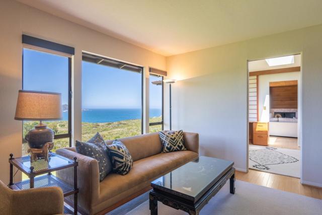 2952 Cuesta Way, Carmel CA: https://media.crmls.org/mediaz/438d8809-8124-4407-a92a-e0a33989b5c8.jpg