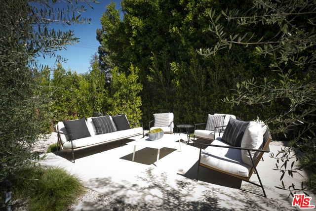 Image 18 of 44 For 3848 Vantage Avenue