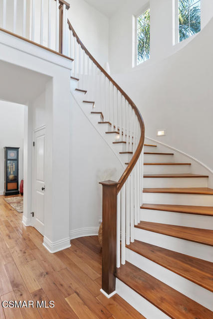 980 Via Anita, Newbury Park CA: https://media.crmls.org/mediaz/438de09d-c6c0-46ee-9e9a-6a71b1f402de.jpg