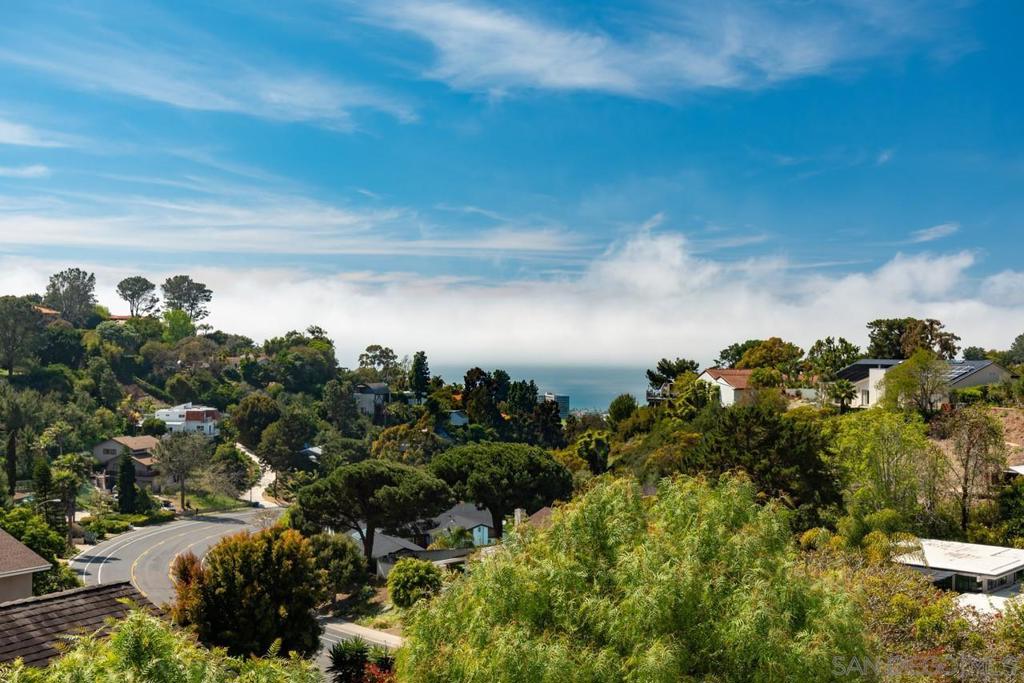 https://media.crmls.org/mediaz/438e0503-d91e-44d0-b8ca-d88f99679716.jpg?preset=X-Large