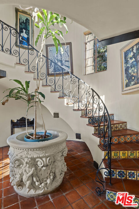 Drew Fenton | 334 N Carmelina Avenue Los Angeles CA | MLS: 7014320