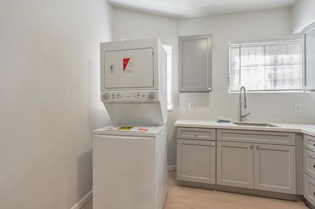 1218 13th Avenue, Oakland CA: https://media.crmls.org/mediaz/438e128c-361b-4ec0-8c47-6483e2f5cf3e.jpg