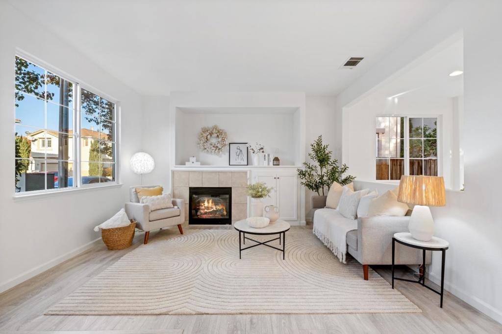 2144 Kingsbury Circle