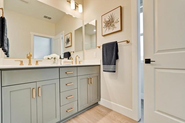 536 SoMi Court, Hayward CA: https://media.crmls.org/mediaz/438f8ec7-43e5-4df4-8a99-30ce0eac8c4a.jpg