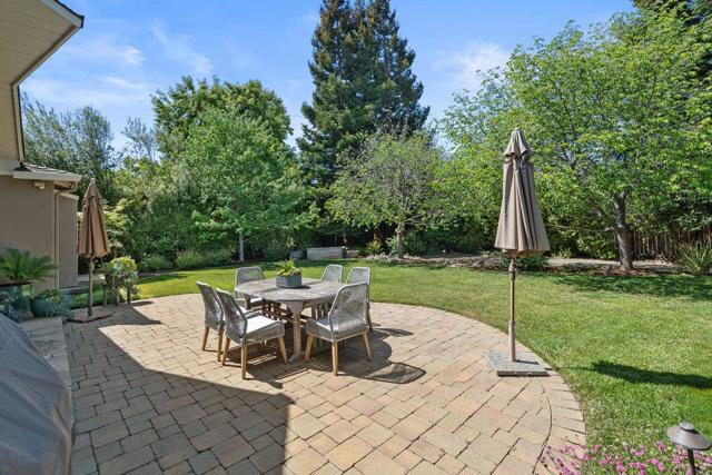 1634 Hollingsworth Drive, Mountain View CA: https://media.crmls.org/mediaz/438faed4-2893-4ff1-b2eb-9fbb682d4159.jpg