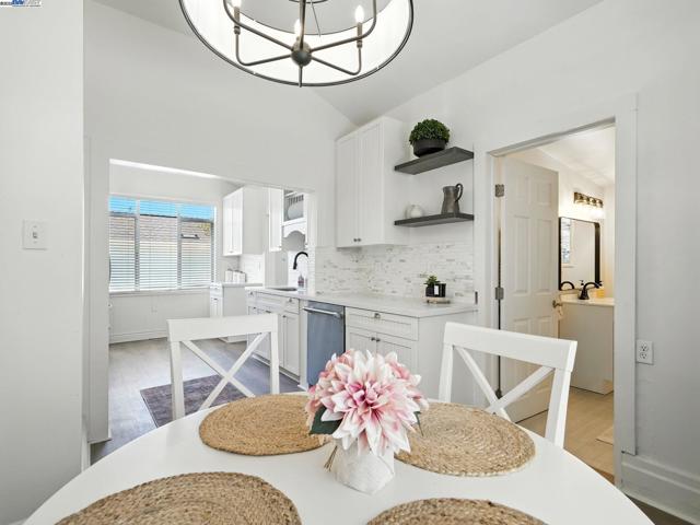 772 Mcleod St, Livermore CA: https://media.crmls.org/mediaz/438fdf54-61d2-472e-83b0-059c3c998b0f.jpg