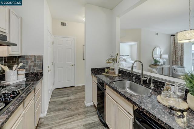 1860 Tice Creek, Walnut Creek CA: https://media.crmls.org/mediaz/4390202d-82cd-4c1c-b38f-5cdaab511c5a.jpg